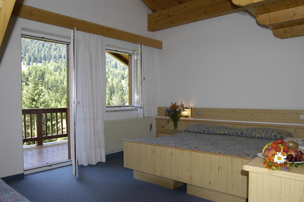 Debra Park Hotel Moena Buitenkant foto